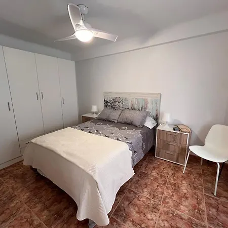 En El Centro De Apartman Nerja